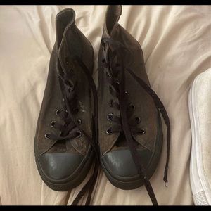 Black converse shoes
